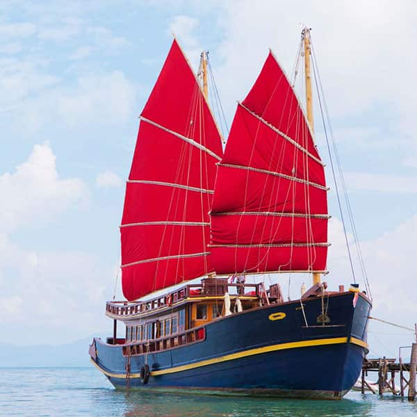 Angthong Marine Park tour with Red Baron Sailing Yacht